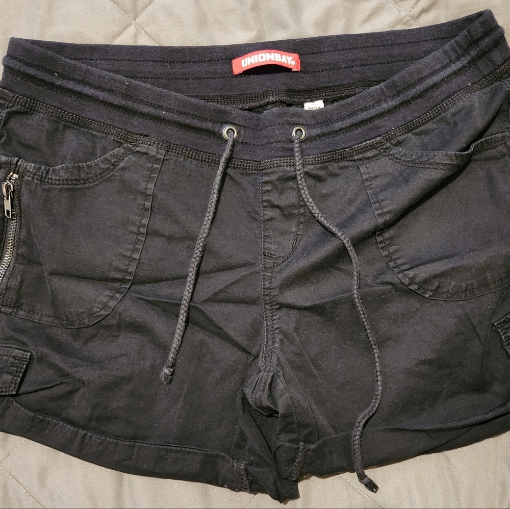 $2/15 - Junior's Unionbay Black Cargo Shorts